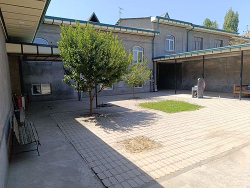 8-комнатный дом, 600 м²