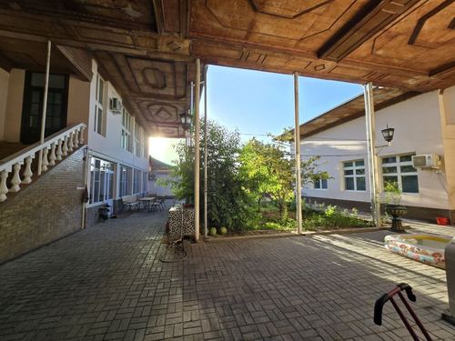 12-комнатный дом, 550 м²