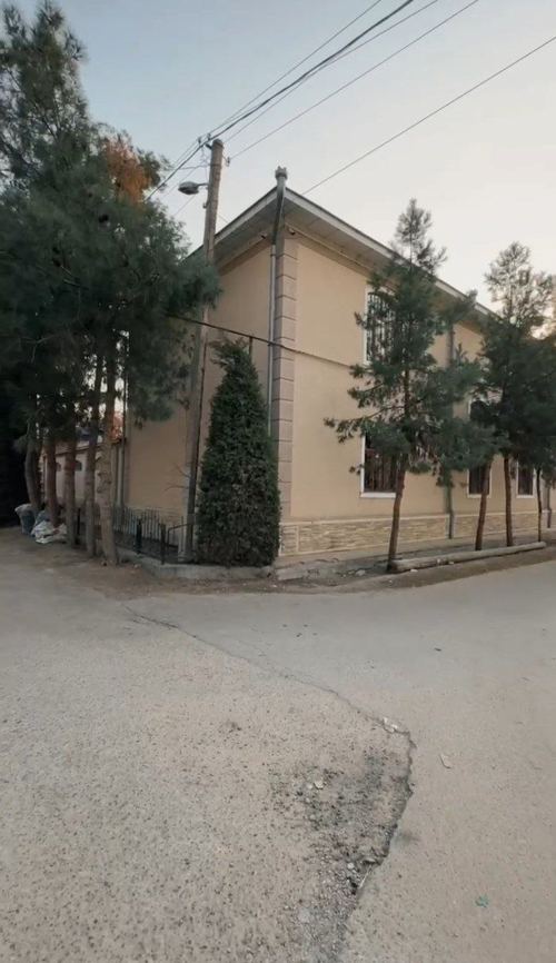 10-xonali uy, 400 m²