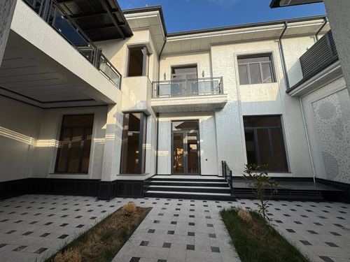 7-комнатный дом, 220 м²