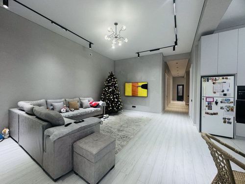 7-комнатный дом, 240 м²