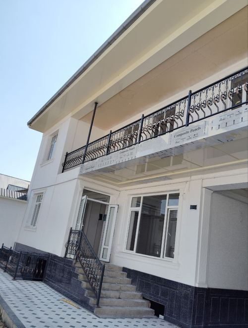8-комнатный дом, 600 м²