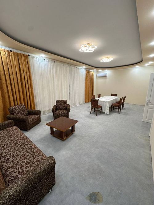 4-комнатная часть дома, 370 м²
