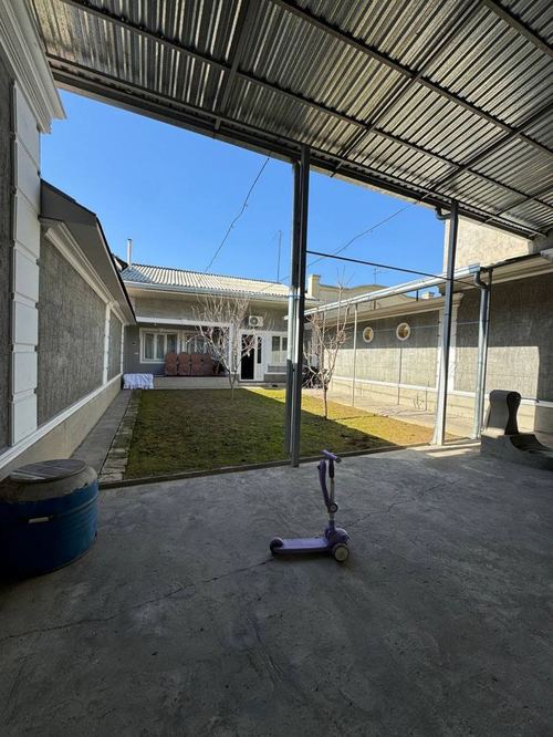 4-комнатный дом, 240 м²