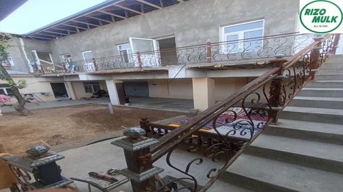 8-комнатный дом, 250 м²