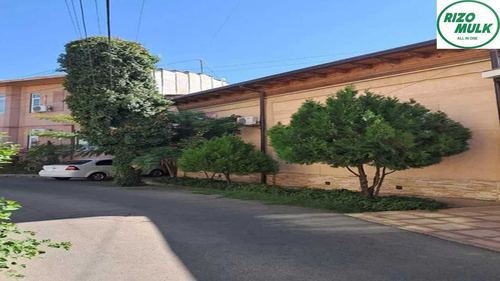7-комнатный дом, 370 м²