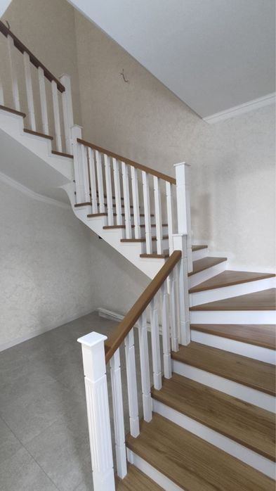 6-комнатный дом, 180 м²