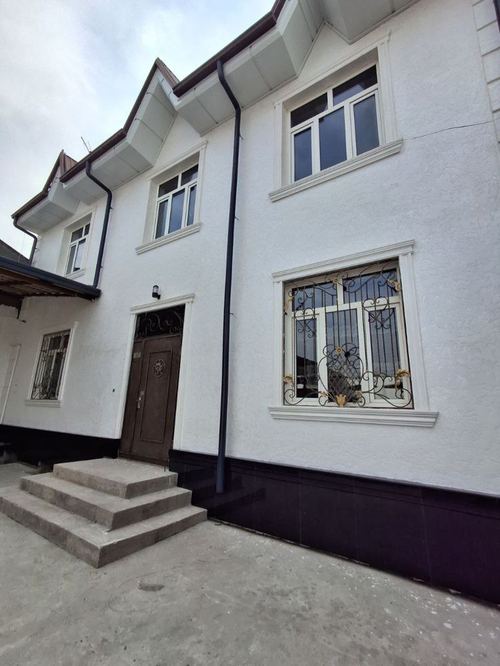 7-комнатный дом, 300 м²