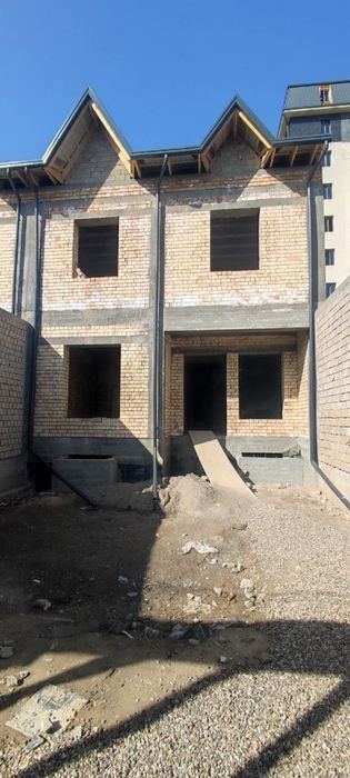 5-комнатная часть дома, 250 м²
