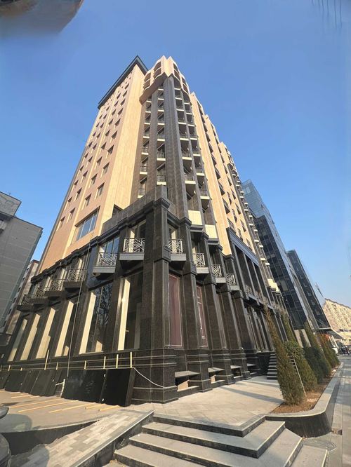 2nd floor, 512 m² commercial, 2 entrances, underfloor heating, divisible (55)
