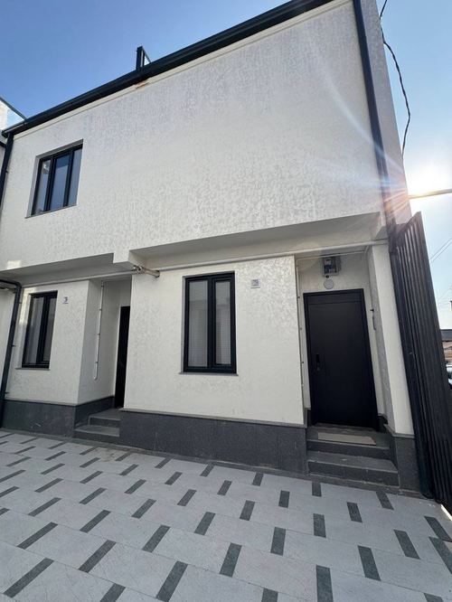 3-xonali uy, 42 m²