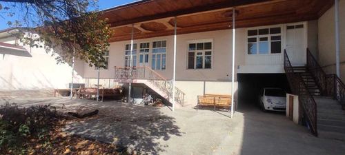 8-room house, 740 m²