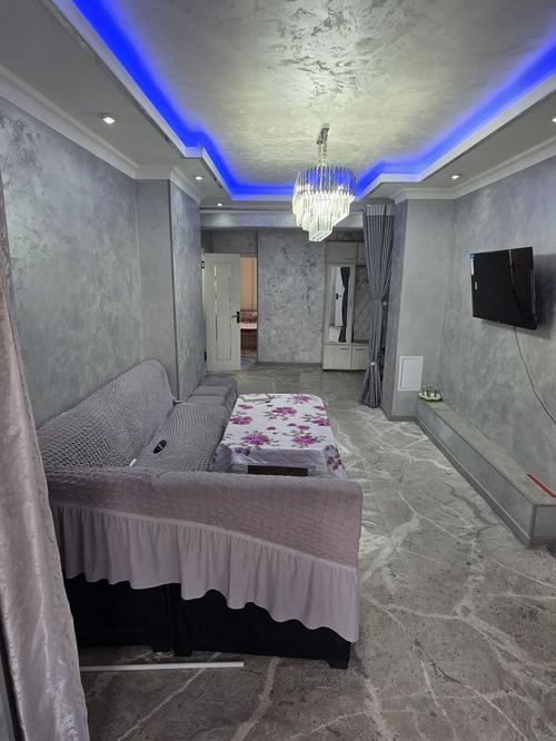 3-xonali kvartira, 90 m²