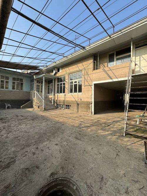 5-комнатный дом, 600 м²