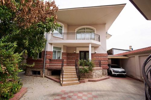 8-room house, 700 m²
