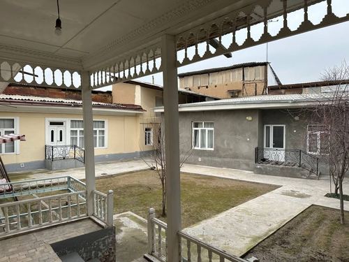 8-комнатный дом, 590 м²