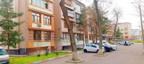 3-xonali kvartira, 70 m²