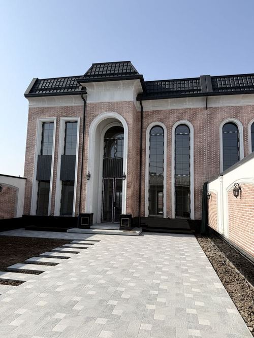 5-комнатный коттедж, 300 м²