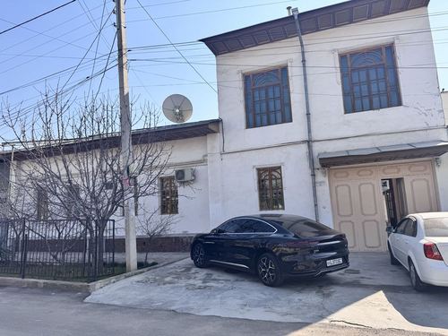 8-xonali uy, 7000 m²