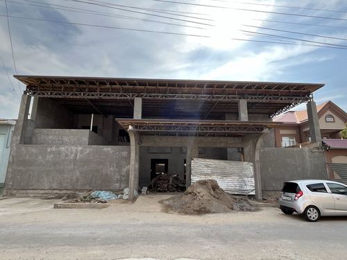 16-room house part, 750 m²