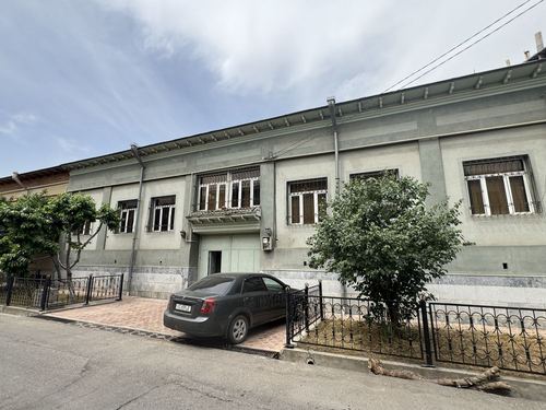 10-xonali uy, 800 m²