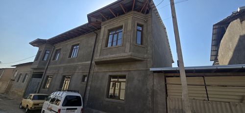 9-xonali uy, 8000 m²