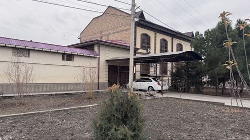 7-комнатный дом, 600 м²