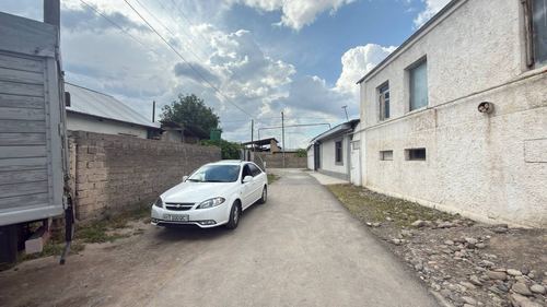 5-room house, 648 m²