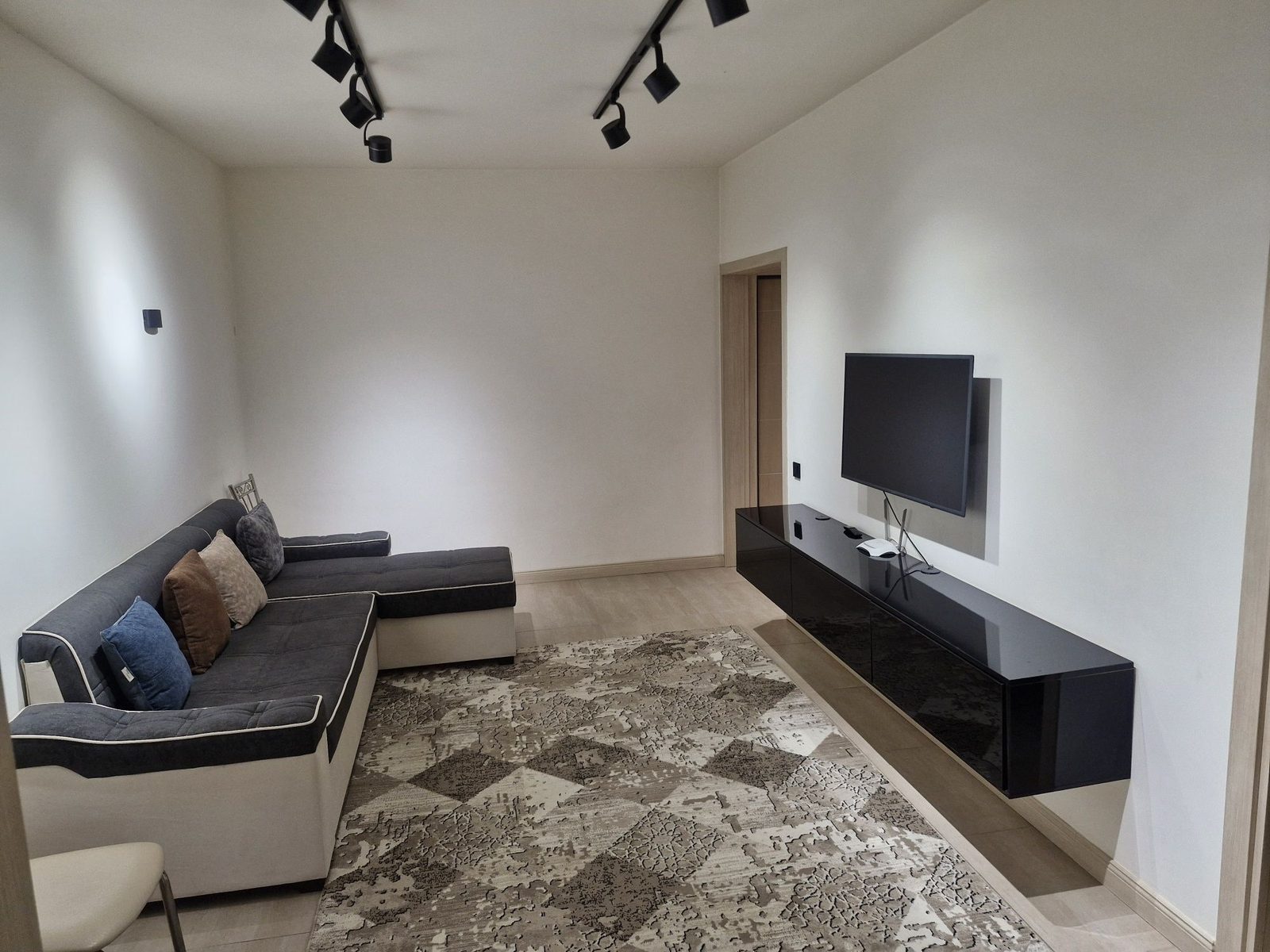 2-комнатная квартира, 36 м², 1/4 эт, Ташкент, Чиланзарский район, в аренду