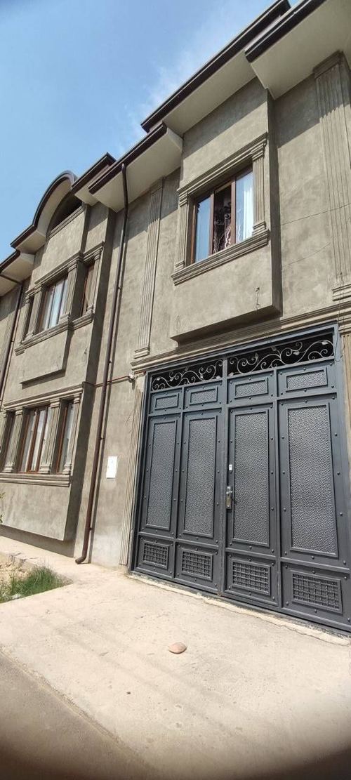 5-комнатная квартира, 250 м²