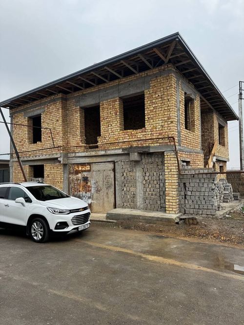 8-room house, 2 m²