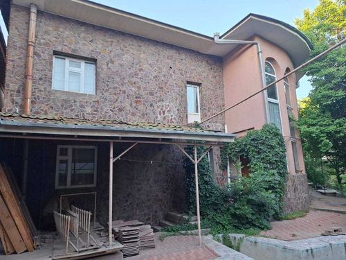7-room house, 1000 m²