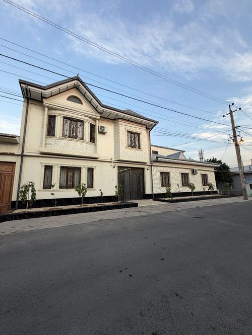 7-комнатный дом, 280 м²