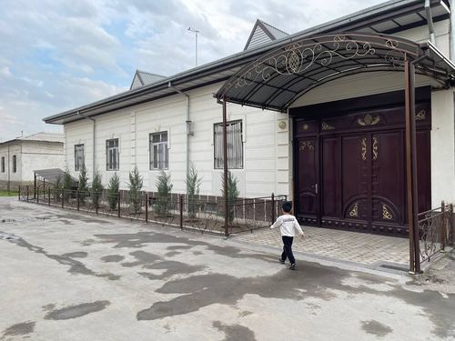 9-комнатный дом, 600 м²