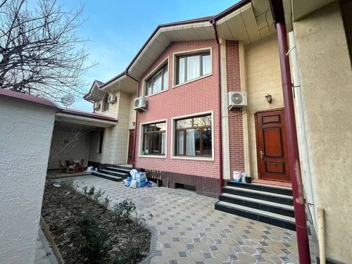 8-комнатный дом, 540 м²