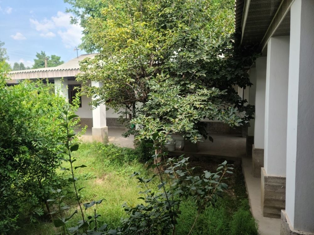 9-комнатный дом, 1200 м², Ташкент, Алмазарский район, в аренду