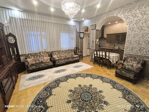 6-room house, 200 m²