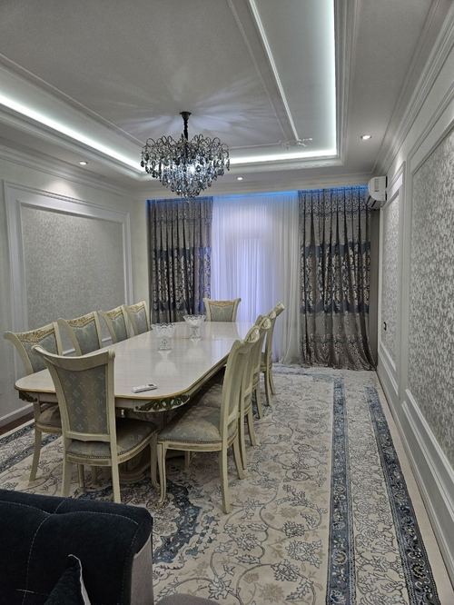 4-xonali kvartira, 130 m²