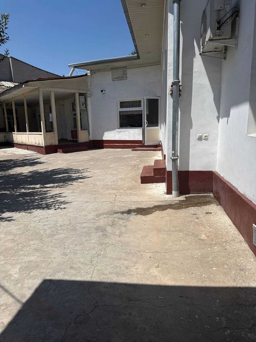 8-xonali uy, 87887 m²