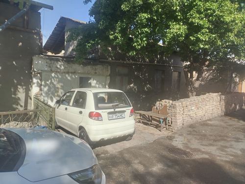 8-xonali uy, 438 m²