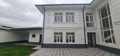 5-room house, 360 m²