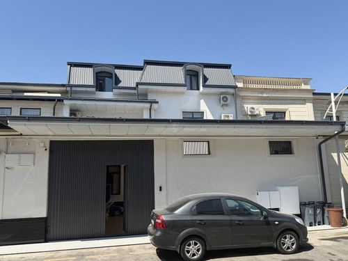 8-комнатный коттедж, 300 м²