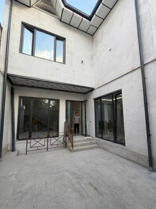 5-комнатный коттедж, 200 м²