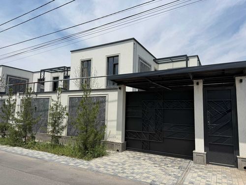 5-комнатный коттедж, 190 м²