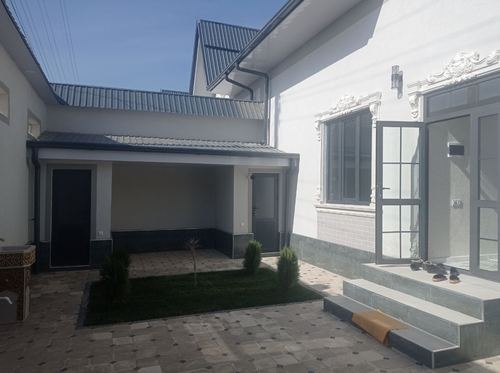 4-комнатный коттедж, 200 м²