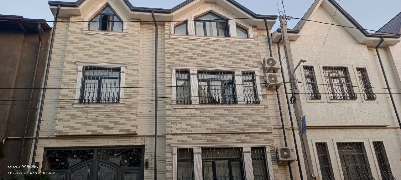 9-xonali uy, 350 m², Toshkent, Sergeli tumani, sotuvga