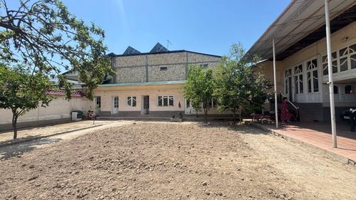 8-комнатный дом, 600 м²