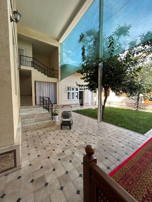 8-комнатный дом, 360 м²