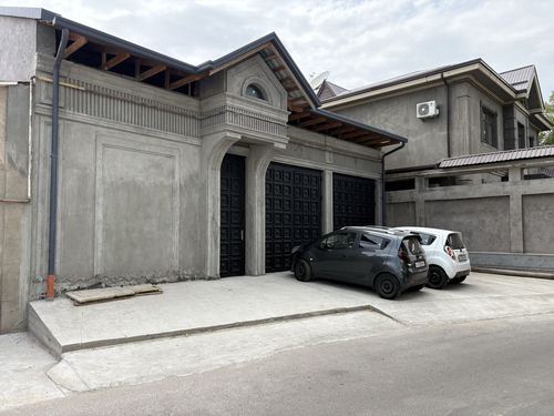 8-xonali uy, 450 m²