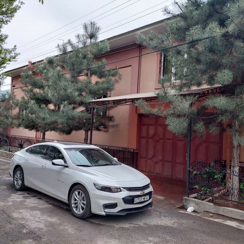6-комнатный дом, 250 м²